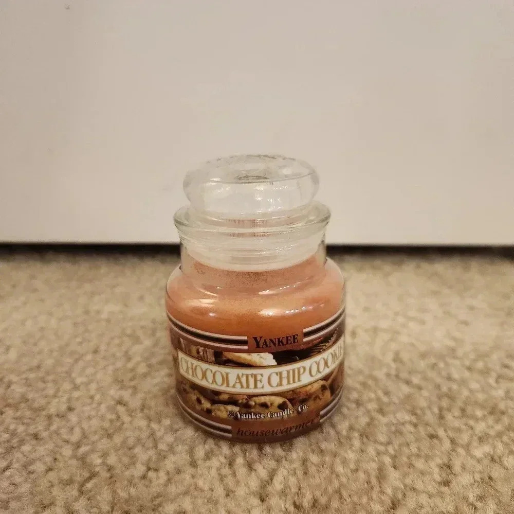 Yankee Candle Black Band "CHOCOLATE CHIP COOKIE" Small